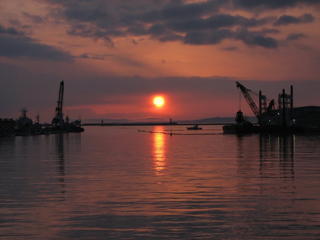 sunset_view_nusamai_bridge_kushiro