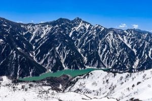 Incredible landscape of Tateyama Kurobe Alpine Route, Toyama. Photo Credit: くろふね at Wikimedia Commons.